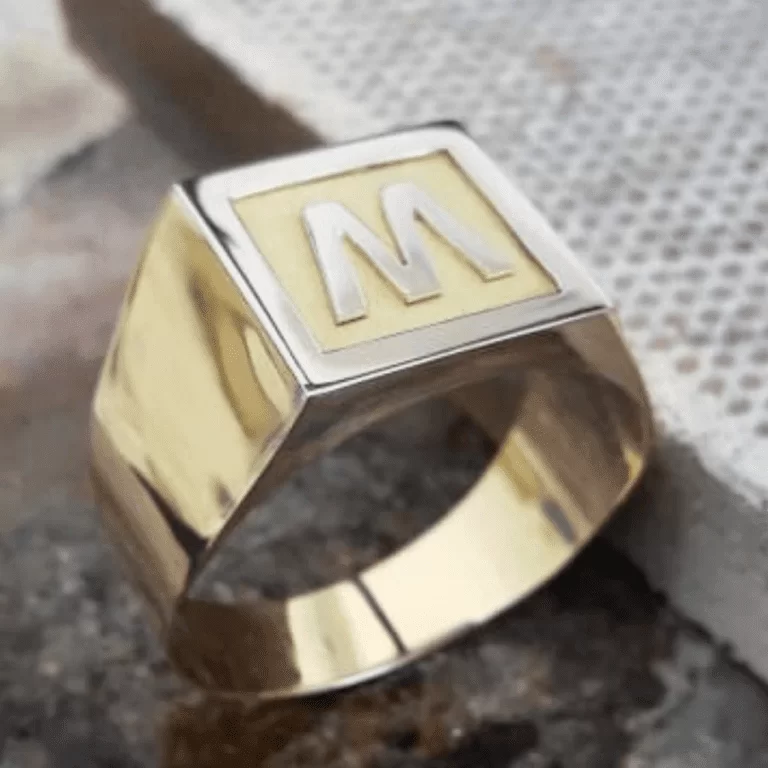 Anel Masculino Ouro Maciço 18k -12 grs Letra Ouro Branco