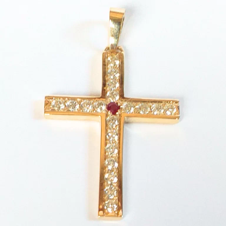 Pingente Cruz Grande em Ouro 18k - Alta Moda - com 19 Diamantes de 10 Pontos cada e 1 Rubi de 3mm - 7 gramas