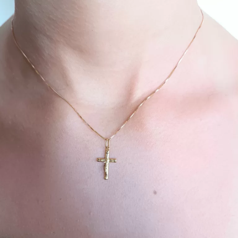 Colar Veneziana com Pingente Cruz Crucifixo - Corpo de Cristo em Ouro 18k - 1,64 gramas