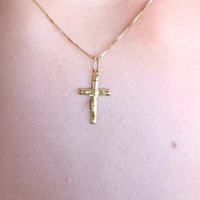 Pingente Cruz Crucifixo com corpo de Cristo em Ouro 18k
