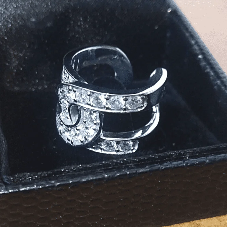 Anel Dora em Ouro Branco 18k - Alta Joalheria - Design Exclusivo - 18 diamantes - 1,98 Quilates - 15 gramas